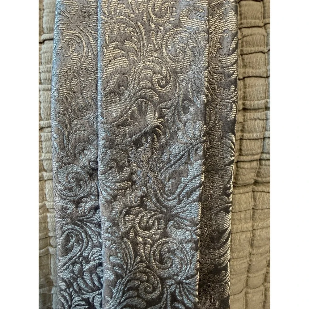 Silver Grey Paisley Floral 100% Silk Jacquard Woven Mens Necktie Regencycore